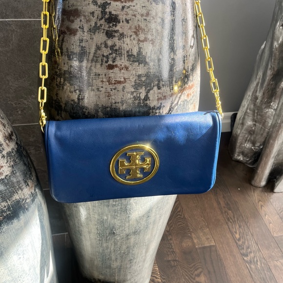 A assortment of handbags all❤️ as is ❤️and various colours and styles as shown - Picture 9 of 17